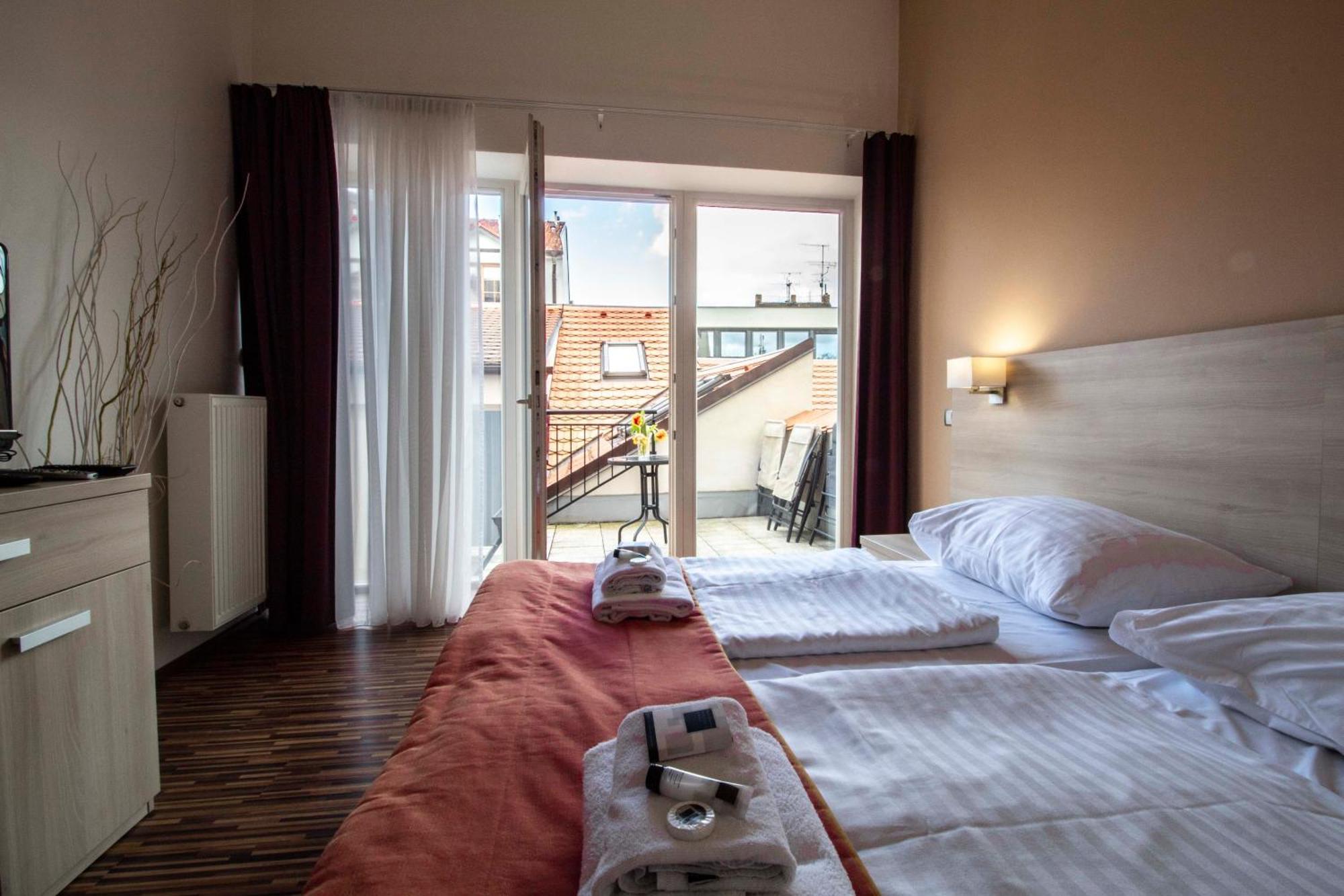 Residence U Cerne Veze Ceske Budejovice Rom bilde